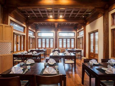 جیئونگونجا امباسادر اینچئون اسشیاتد وید اکسر