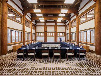 جیئونگونجا امباسادر اینچئون اسشیاتد وید اکسر