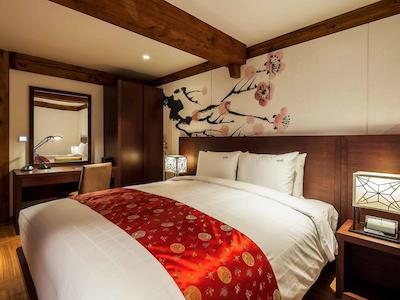 جیئونگونجا امباسادر اینچئون اسشیاتد وید اکسر