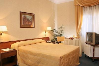 کاستلار هتل اند اسپا