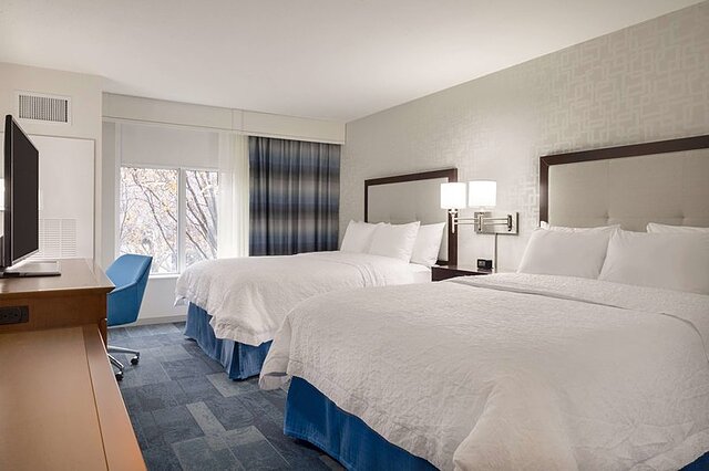 Hampton Inn and Suites Rosemont Chicago O’Hare