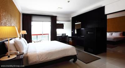 ایستین ایزی سیام پیمان بانکوک