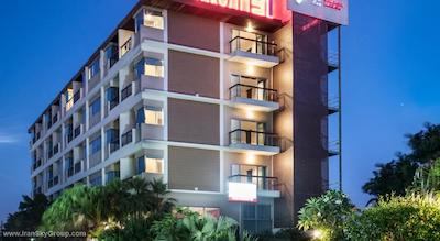 ایستین ایزی سیام پیمان بانکوک