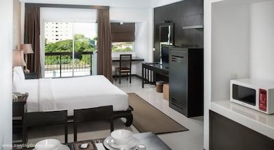 ایستین ایزی سیام پیمان بانکوک