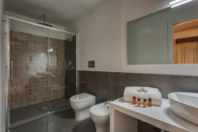 ناونا دیتر هتل