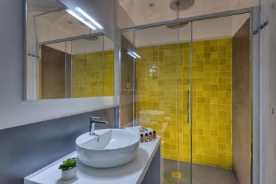 ناونا دیتر هتل