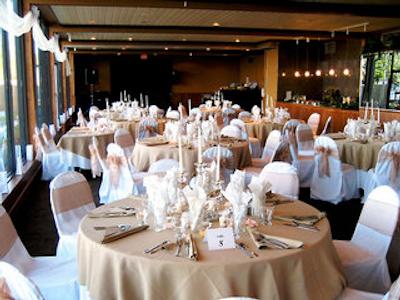 منرز اُن د لاک هتل اند بانکت هال