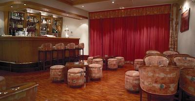 هتل رینها د املیا ارتز اند لیسور