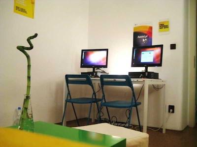 دیزی دیسی هستل پراها