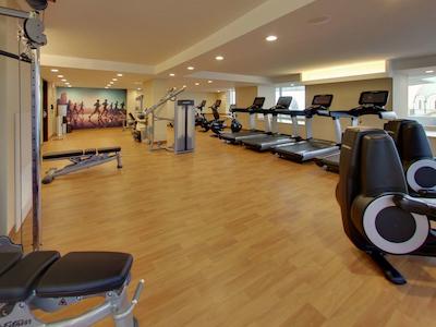 دوبلتری بای هیلتون ادمنتون دونتون