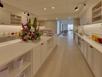 دوبلتری بای هیلتون ادمنتون دونتون