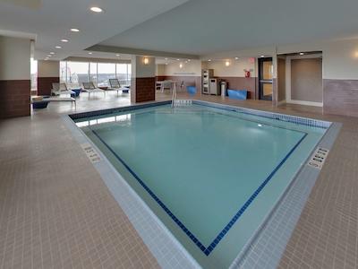 دوبلتری بای هیلتون ادمنتون دونتون