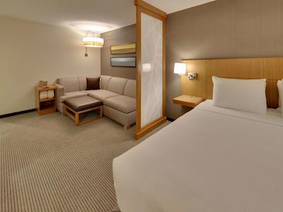 دوبلتری بای هیلتون ادمنتون دونتون