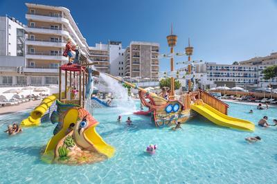 هتل سُرا داورادا