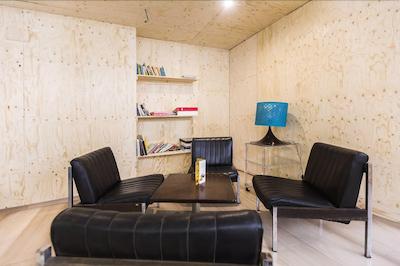 د ریور هستل