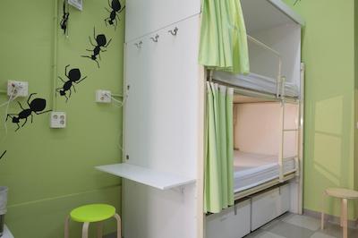 د ریور هستل