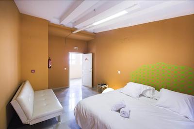 د ریور هستل