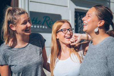 د ریور هستل