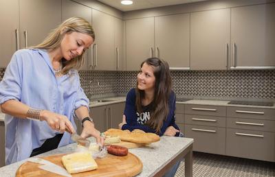 د ریور هستل