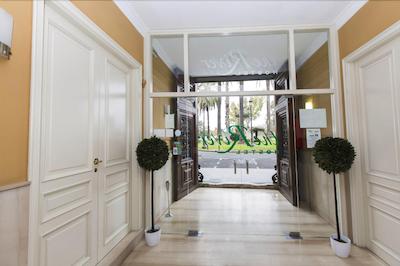 د ریور هستل