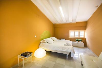 د ریور هستل