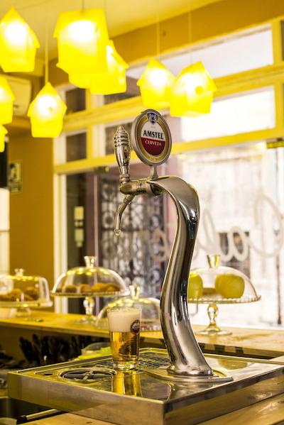 د ریور هستل