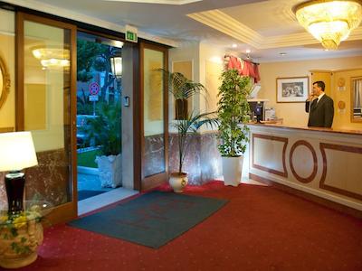 ک-هتلز کلوب هوس