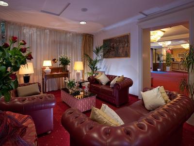 ک-هتلز کلوب هوس