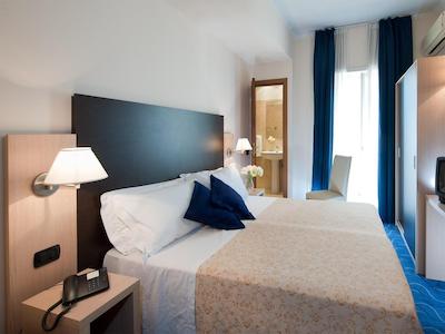 ک-هتلز کلوب هوس