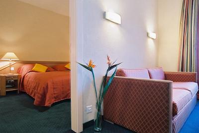 ایبیز استیلز جنو گار