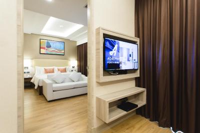 آدلفی فورتی-ناین