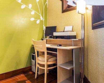 اسلیپ این آیرپرت