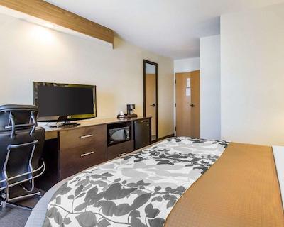 اسلیپ این آیرپرت