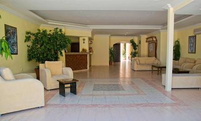 دیناستی هتل