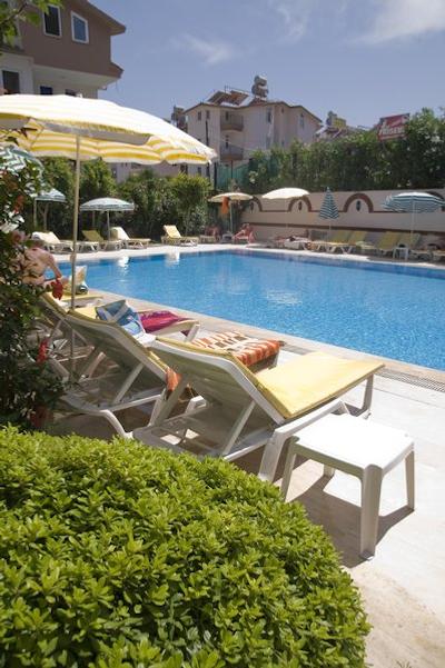 دیناستی هتل