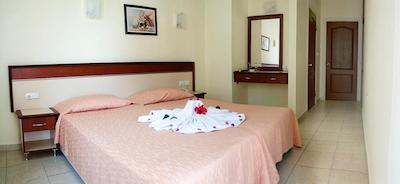 دیناستی هتل