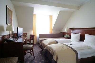 هانسیتیسهر هف