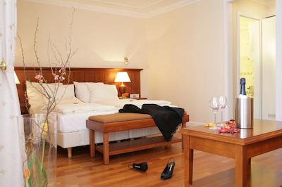 هانسیتیسهر هف