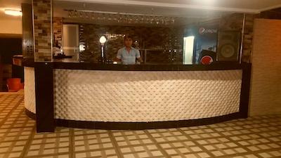 گراند بار بیچ هتل