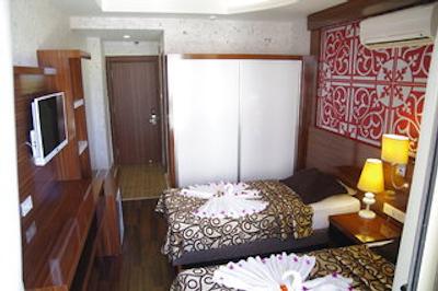 گراند بار بیچ هتل