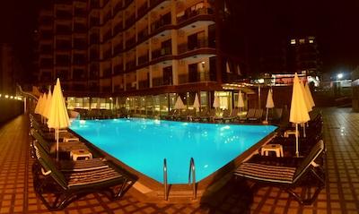 گراند بار بیچ هتل