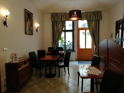 اوگوستوز ات اُتو