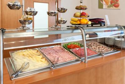 اوگوستوز ات اُتو