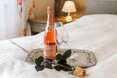 اوگوستوز ات اُتو