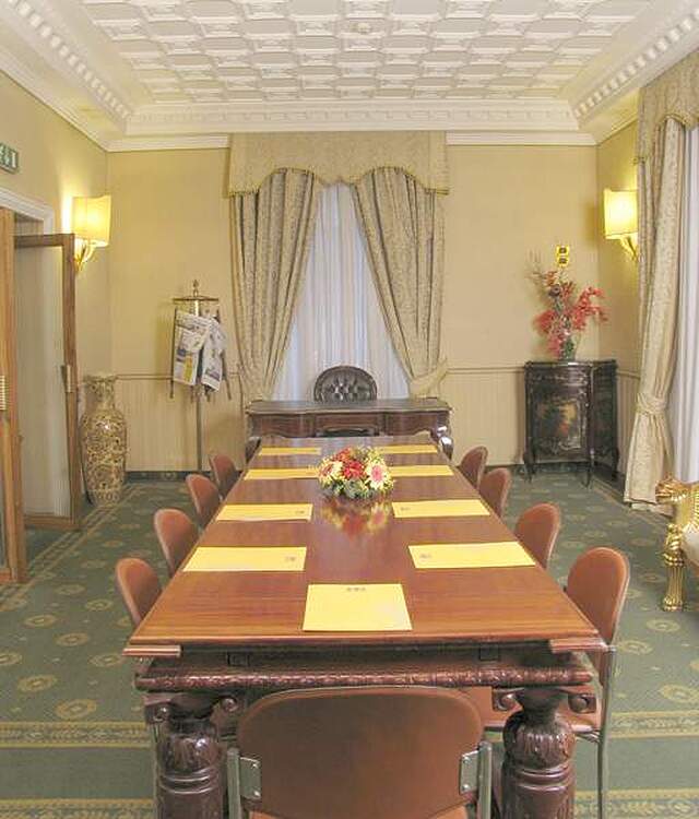 نیزا