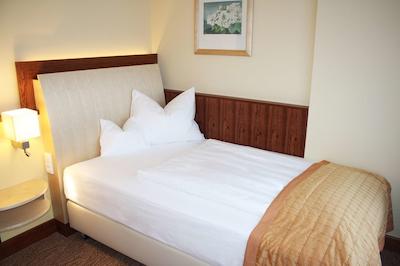 بست وسترن پلاس رسیدنزهتل لونبورگ