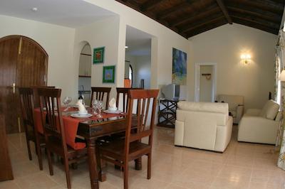 اُاسیز پاپاگو ویلاز