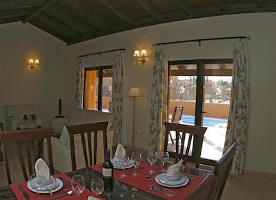 اُاسیز پاپاگو ویلاز