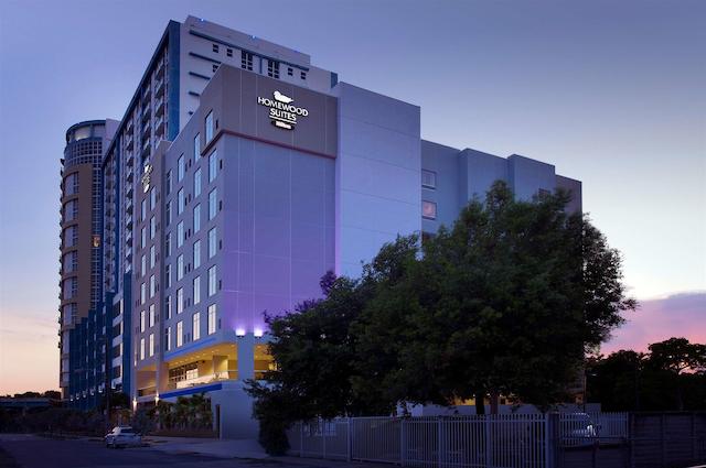 هموود سویتز بای هیلتون میامی دونتون/بریکل