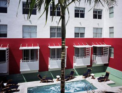 کلینتون هتل اسود بیچ